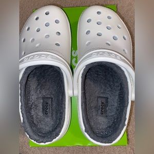 CROCS unisex women size 7 and men size 5
